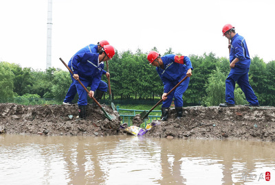 中國五冶集團陸翔路項目工地舉行防臺防汛搶險演練，筑牢道路建設安全防線